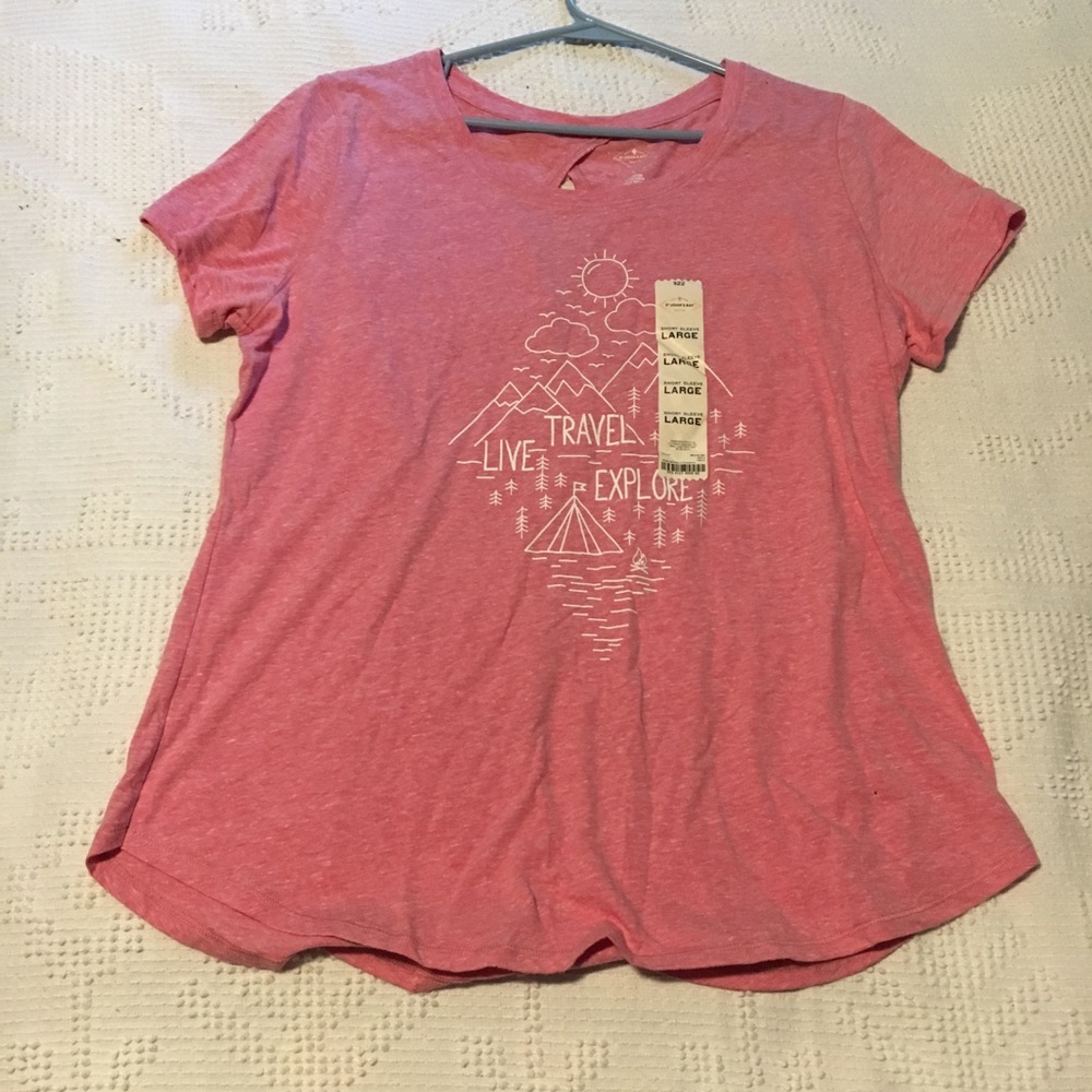 NWT Live Travel Explore t-shirt